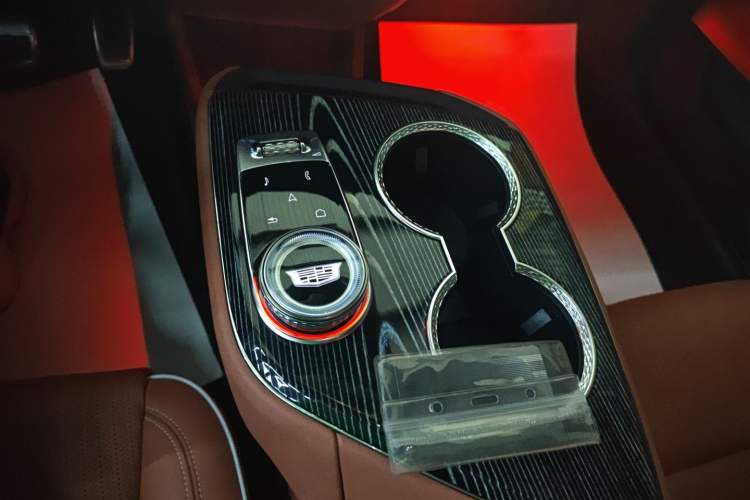 Used Cadillac OPTIQ 2024 Four-Wheel Drive Long-Range Version Gear Lever