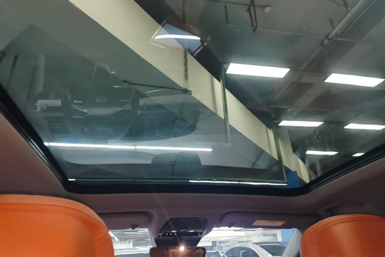 Used Cadillac OPTIQ 2024 Standard Range Version Headliner