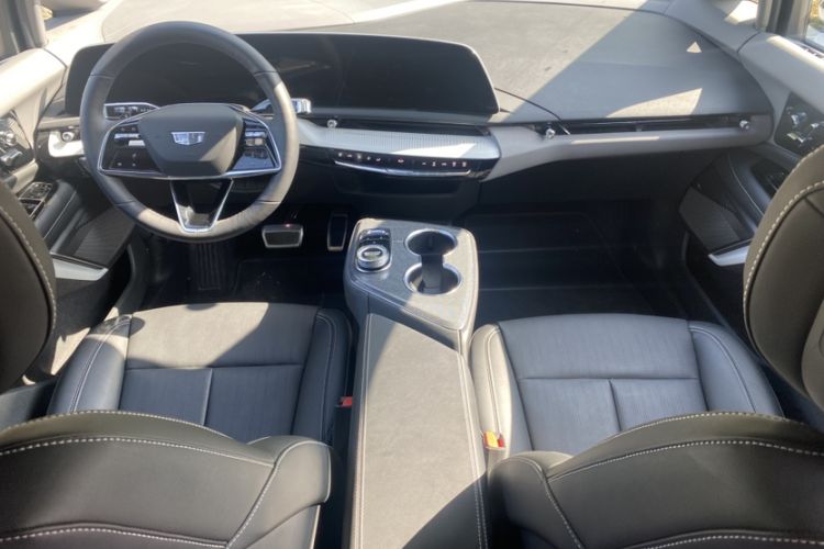 Used Cadillac OPTIQ 2024 Standard Range Version Interior 1