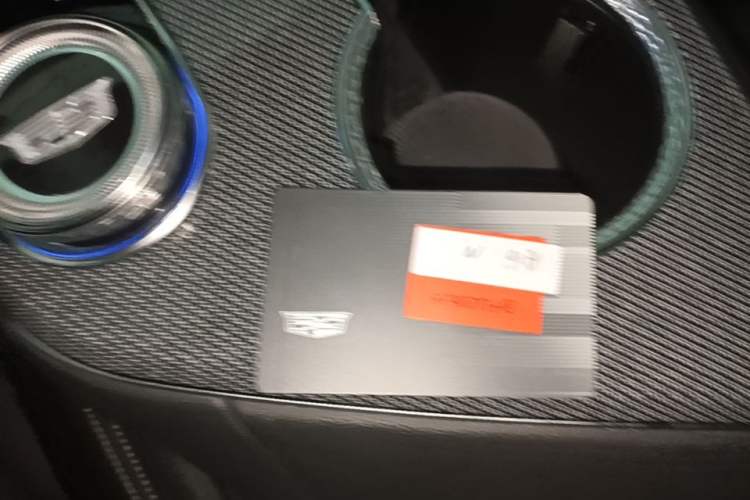 Used Cadillac OPTIQ 2024 Standard Range Version Interior 1