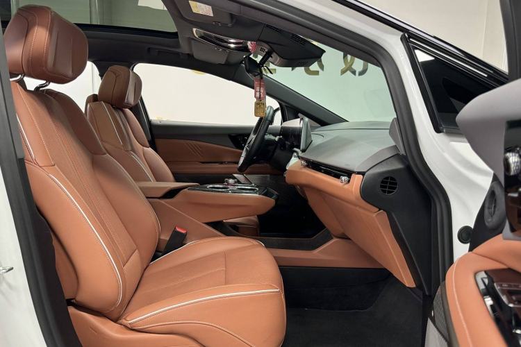 Used Cadillac OPTIQ 2024 Four-Wheel Drive Long-Range Version Interior 10