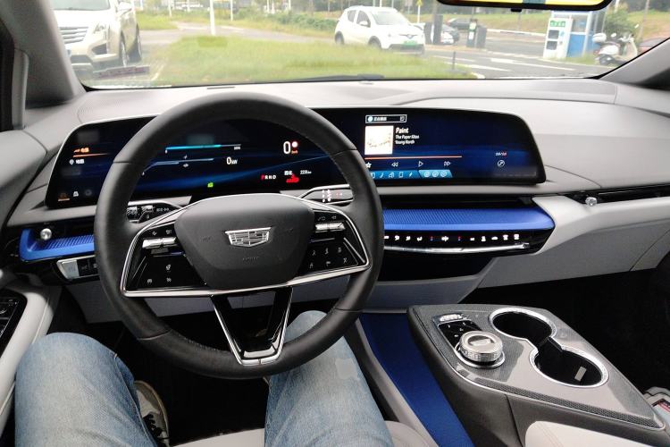 Used Cadillac OPTIQ 2024 Standard Range Version Interior 2