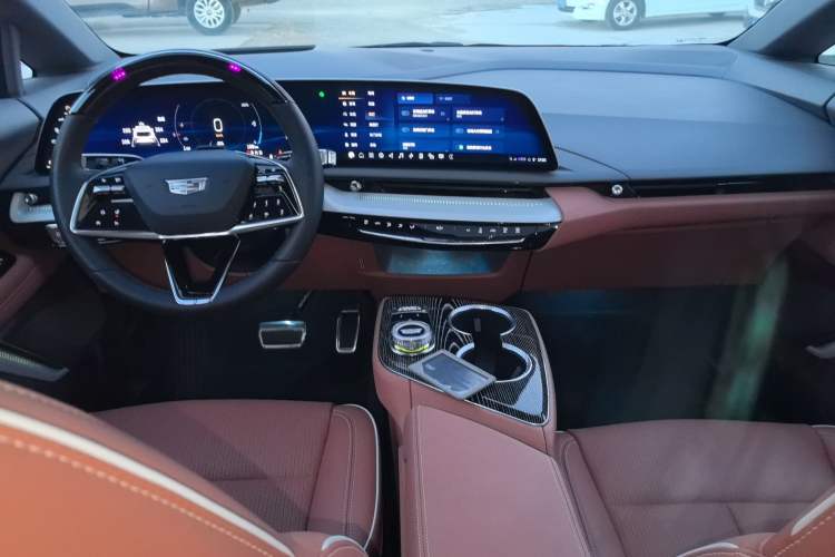 Used Cadillac OPTIQ 2024 Four-Wheel Drive Long-Range Version Interior 2