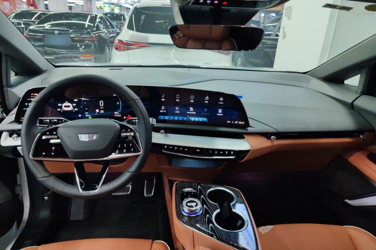 Used Cadillac OPTIQ 2024 Standard Range Version Interior 2