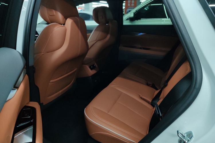 Used Cadillac OPTIQ 2024 Standard Range Version Interior 4