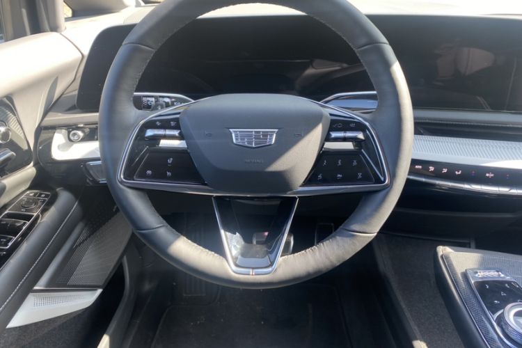 Used Cadillac OPTIQ 2024 Standard Range Version Interior 5