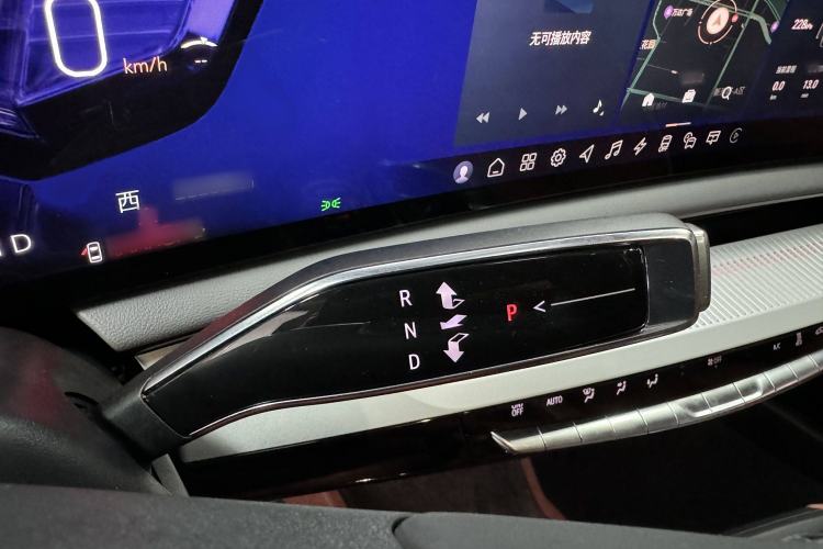 Used Cadillac OPTIQ 2024 Four-Wheel Drive Long-Range Version Interior 7