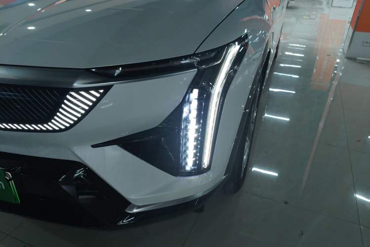 Used Cadillac OPTIQ 2024 Standard Range Version Left Front Headlight