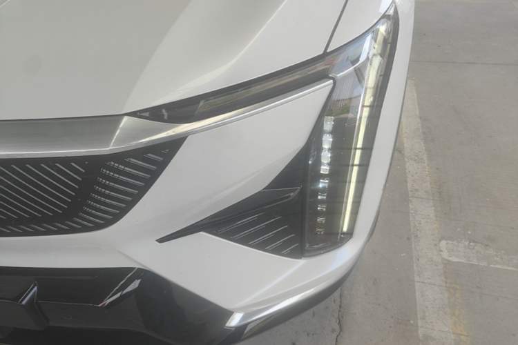 Used Cadillac OPTIQ 2024 Standard Range Version Left Front Headlight