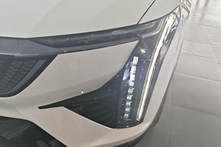 Used Cadillac OPTIQ 2024 Four-Wheel Drive Long-Range Version Left Front Headlight