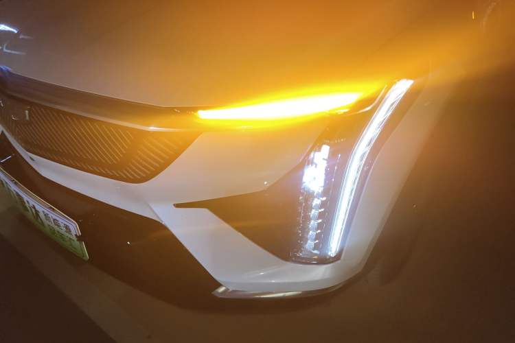 Used Cadillac OPTIQ 2024 Standard Range Version Left Front Headlight