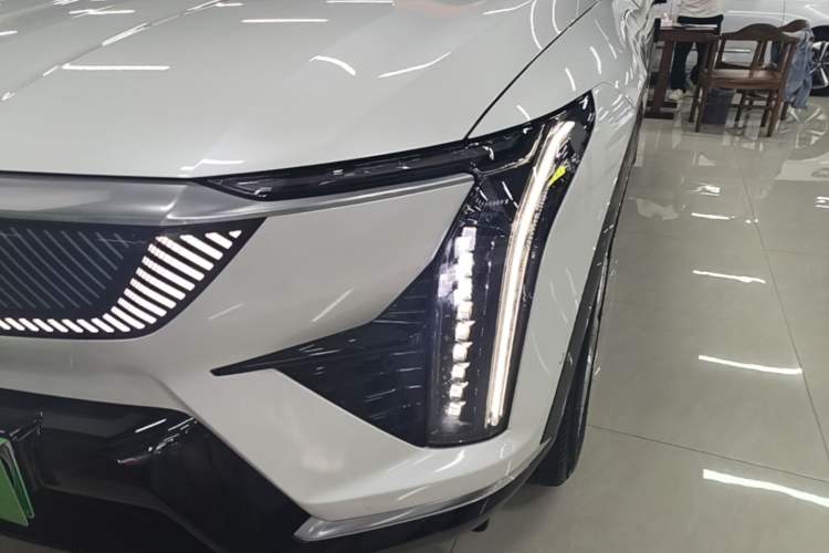 Used Cadillac OPTIQ 2024 Standard Range Version Left Front Headlight