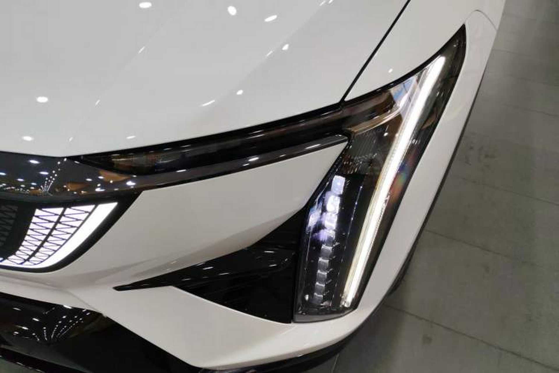Used Cadillac OPTIQ 2024 Four-Wheel Drive Long-Range Version Left Front Headlight