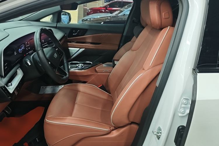 Used Cadillac OPTIQ 2024 Four-Wheel Drive Long-Range Version Left Front Seat
