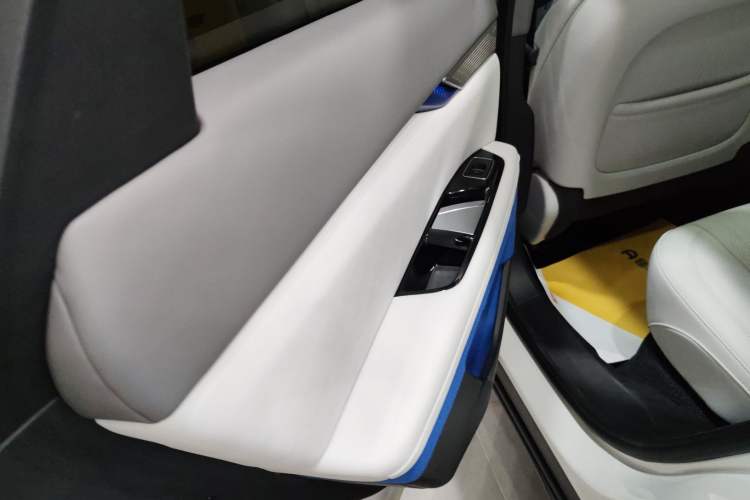 Used Cadillac OPTIQ 2024 Four-Wheel Drive Long-Range Version Left Rear Door Interior