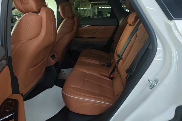 Used Cadillac OPTIQ 2024 Four-Wheel Drive Long-Range Version Left Rear Seat