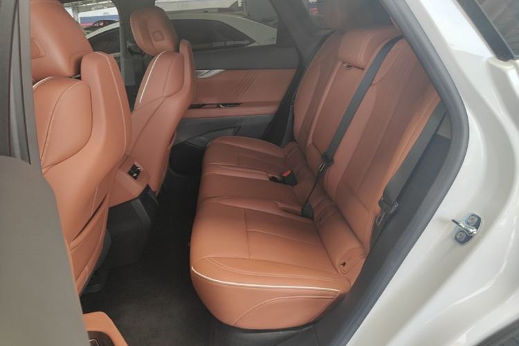 Used Cadillac OPTIQ 2024 Standard Range Version Left Rear Seat