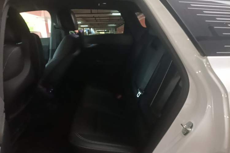 Used Cadillac OPTIQ 2024 Standard Range Version Left Rear Seat