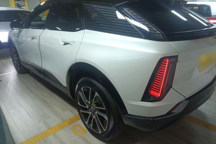 Used Cadillac OPTIQ 2024 Four-Wheel Drive Long-Range Version Left Side