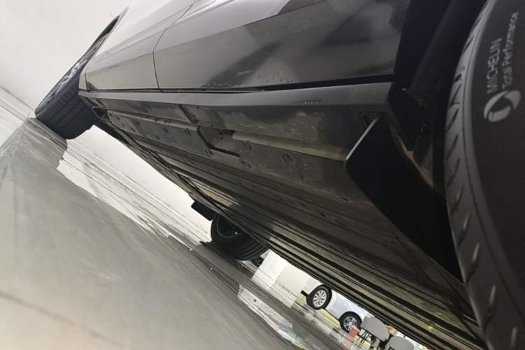 Used Cadillac OPTIQ 2024 Four-Wheel Drive Long-Range Version Left Side Sill