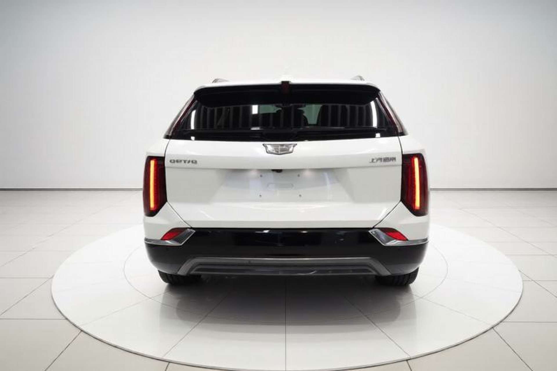 Used Cadillac OPTIQ 2024 Standard Range Version Rear