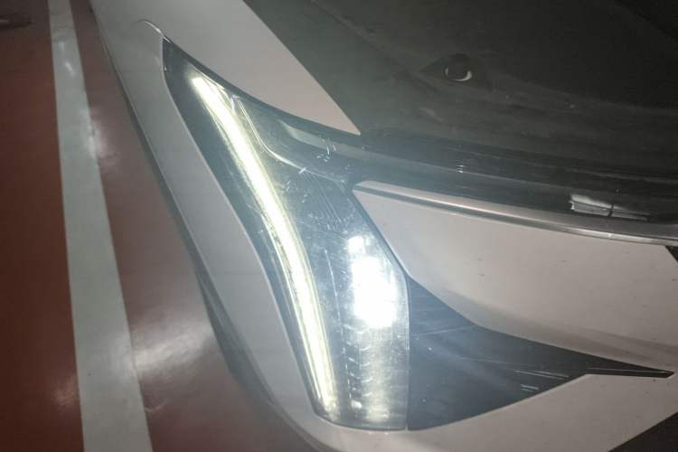 Used Cadillac OPTIQ 2024 Standard Range Version Right Front Headlight