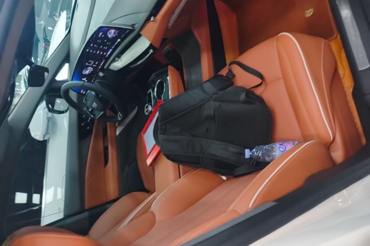 Used Cadillac OPTIQ 2024 Standard Range Version Right Front Seat