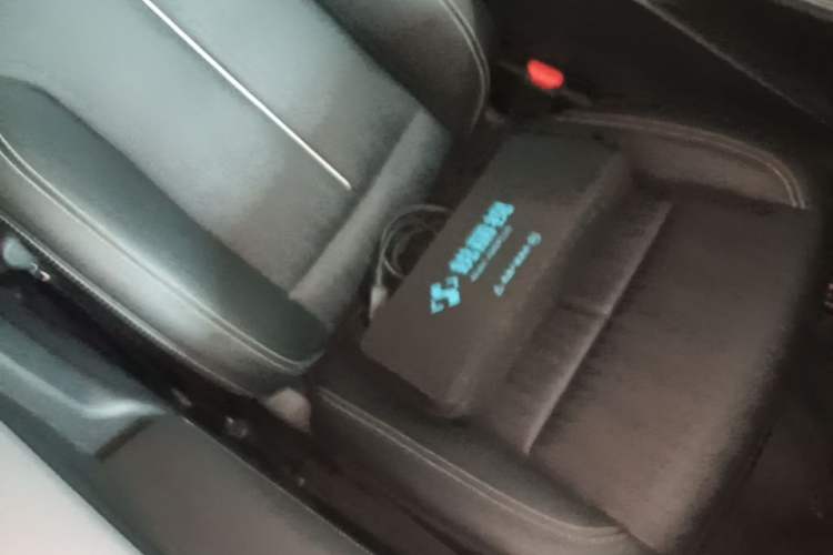Used Cadillac OPTIQ 2024 Standard Range Version Right Front Seat