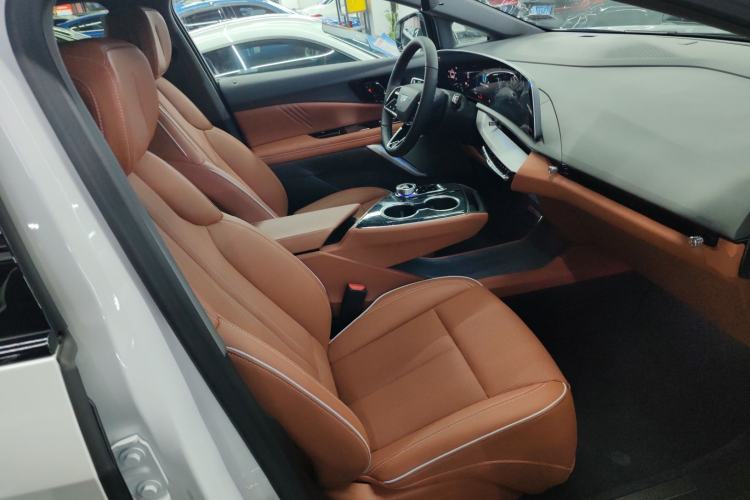 Used Cadillac OPTIQ 2024 Standard Range Version Right Front Seat