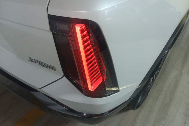 Used Cadillac OPTIQ 2024 Four-Wheel Drive Long-Range Version Right Rear Taillight