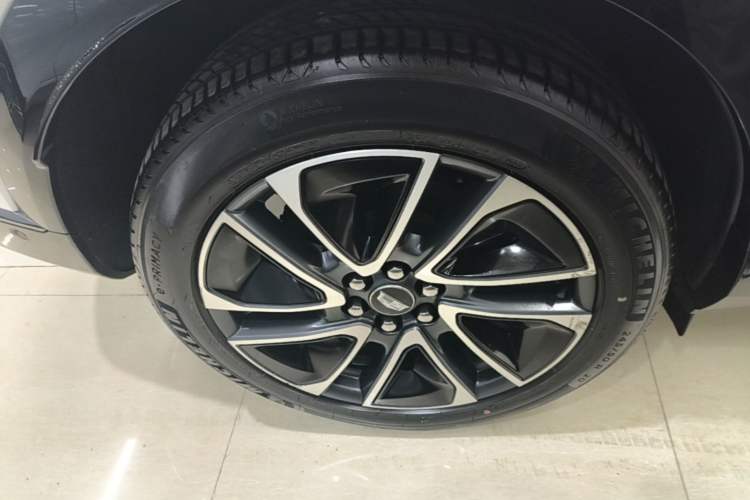 Used Cadillac OPTIQ 2024 Four-Wheel Drive Long-Range Version Right Rear Wheel Hub