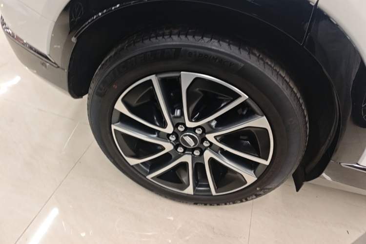 Used Cadillac OPTIQ 2024 Four-Wheel Drive Long-Range Version Right Rear Wheel Hub