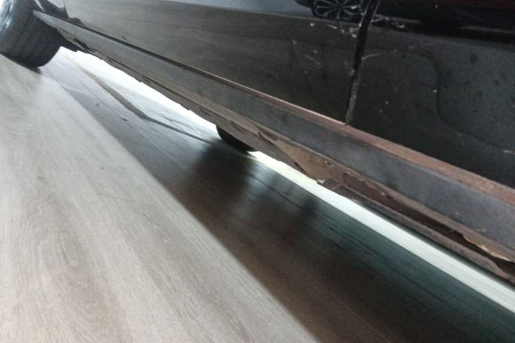 Used Cadillac OPTIQ 2024 Four-Wheel Drive Long-Range Version Right Side Sill