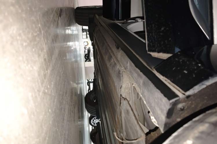Used Cadillac OPTIQ 2024 Standard Range Version Right Side Sill
