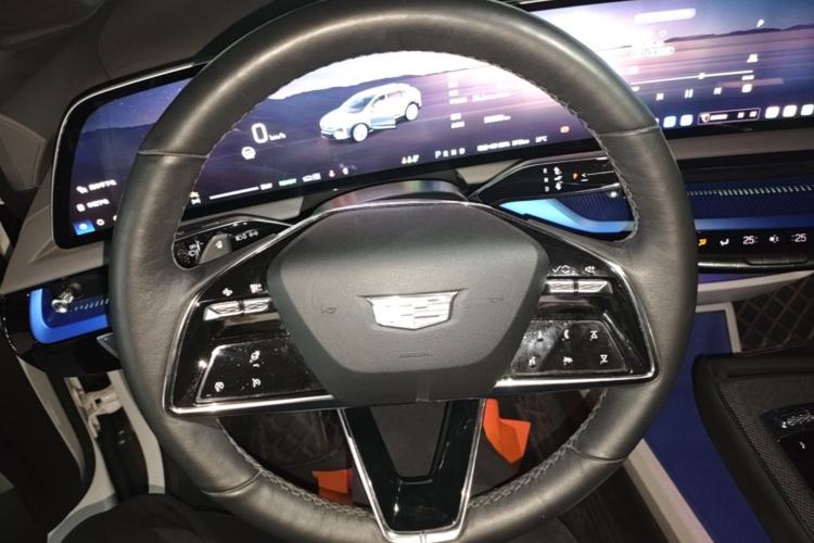 Used Cadillac OPTIQ 2024 Standard Range Version Steering Wheel