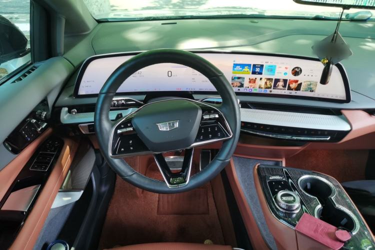 Used Cadillac OPTIQ 2024 Standard Range Version Steering Wheel