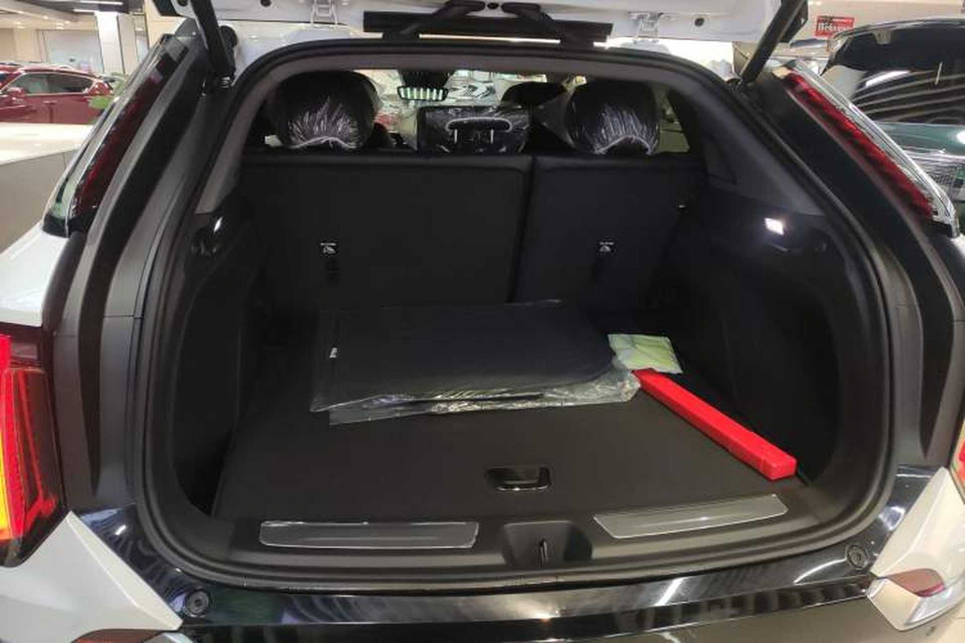 Used Cadillac OPTIQ 2024 Standard Range Version Trunk