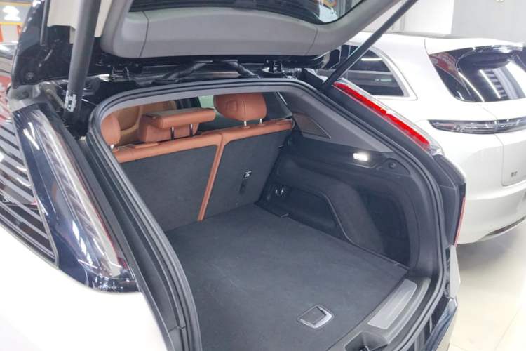 Used Cadillac OPTIQ 2024 Four-Wheel Drive Long-Range Version Trunk