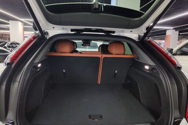 Used Cadillac OPTIQ 2024 Standard Range Version Trunk