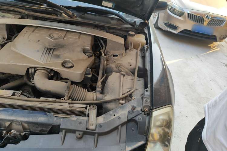 Used Cadillac SLS Seville 2007 2.8 Elite Edition Engine Bay Left