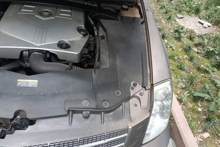 Used Cadillac SLS Seville 2007 2.8 Elite Edition Engine Bay Left