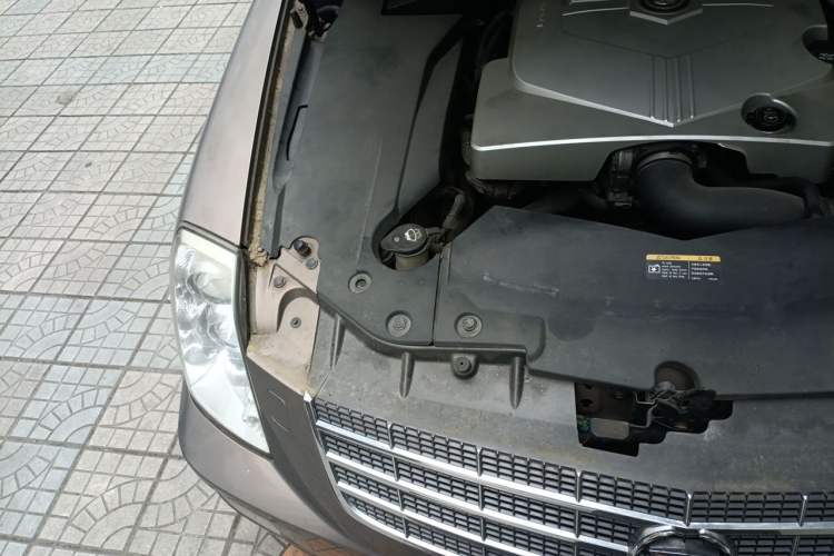 Used Cadillac SLS Seville 2007 2.8 Elite Edition Engine Bay Right