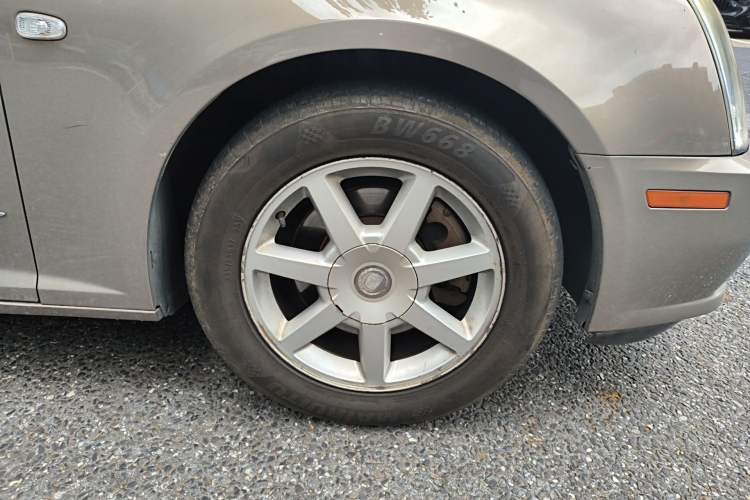 Used Cadillac SLS Seville 2007 2.8 Luxury Model Right Front Wheel Hub