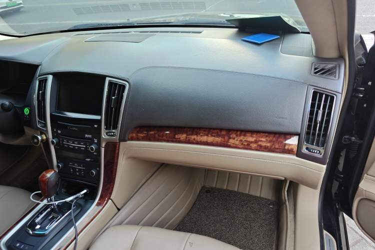 Used Cadillac SLS Seville 2010 3.0L Elite Edition Audio And AC Panel