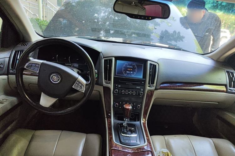 Used Cadillac SLS Seville 2010 3.0L Luxury Model Center Console