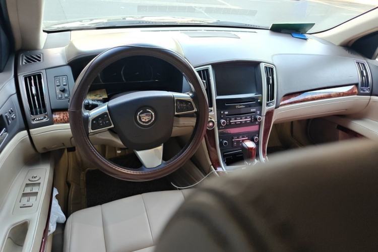 Used Cadillac SLS Seville 2010 3.0L Elite Edition Center Console