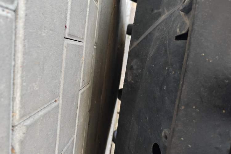 Used Cadillac SLS Seville 2010 3.0L Elite Edition Chassis Front