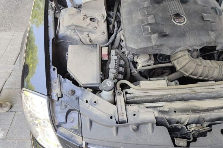 Used Cadillac SLS Seville 2010 3.0L Luxury Model Engine Bay Right