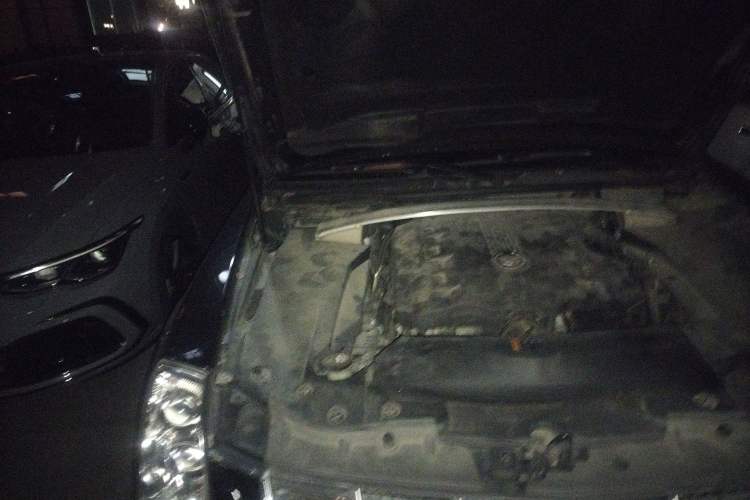 Used Cadillac SLS Seville 2010 3.0L Elite Edition Engine Bay Right