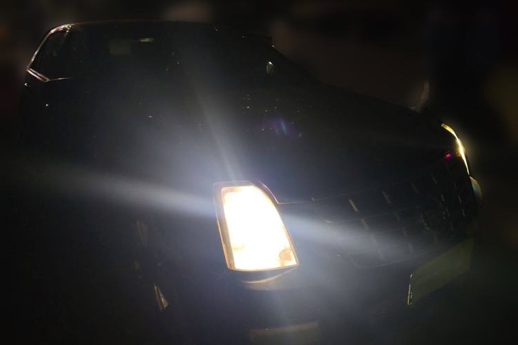 Used Cadillac SLS Seville 2010 3.0L Elite Edition Front Right 45 Deg